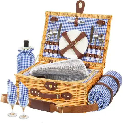 Romantic Picnic Ideas For Him & Her - Ultimate Guide