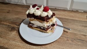 Mascarpone cream cake. Credit: Unsplash
