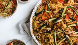 Chow-mein aux légumes.