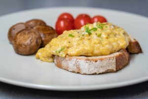 Scrambled eggs on toast.